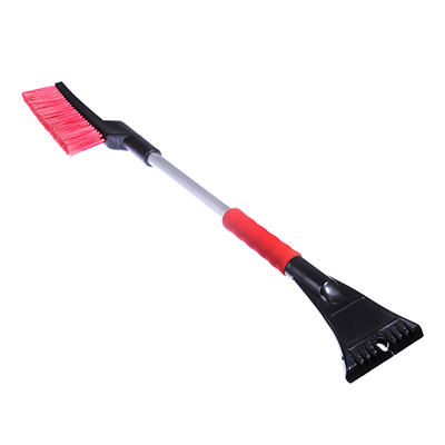 Щетка автомобильная с распушенной щетиной со скребком 78см