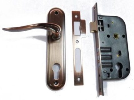 Замок врезной с ручками 1235 Сазар