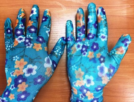 Перчатки нейлоновые "Дачник" с облитой ладонью