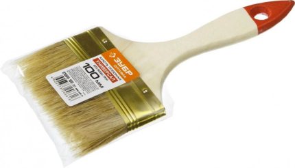 Кисть плоская ЗУБР ″УНИВЕРСАЛ-ОПТИМА″, светлая щетина, деревянная ручка, 100мм (01099-100)